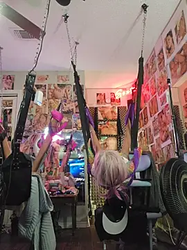 luvs2cumm69 online show from March 1, 12:21 am