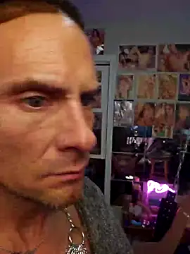 Snapshot of luvs2cumm69 chatting on March 9, 8:29 am luvs2cumm69 online show from March 9, 8:29 am