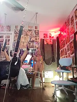 Snapshot of luvs2cumm69 chatting on October 16, 10:34 am luvs2cumm69 online show from October 16, 10:34 am