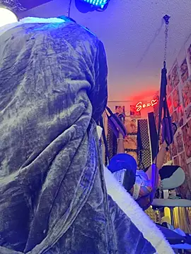 luvs2cumm69 online show from March 26, 8:18 pm