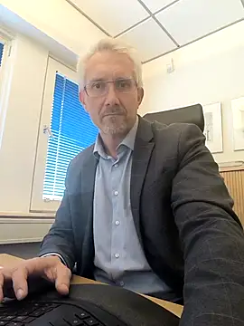 tom-swede online show from October 9, 2:28 pm