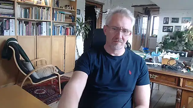 tom-swede online show from December 2, 12:07 pm