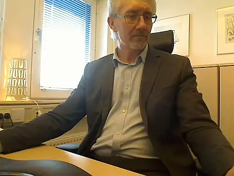 tom-swede online show from April 2, 12:56 pm