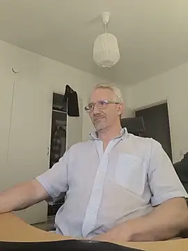 tom-swede online show from June 4, 10:58 pm
