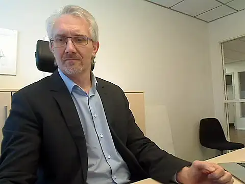 tom-swede online show from April 13, 3:27 pm