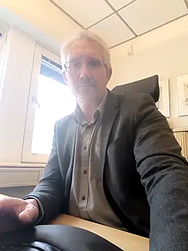 tom-swede online show from October 21, 2:49 pm