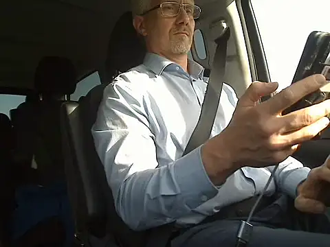 Snapshot of tom-swede chatting on June 8, 4:07 pm tom-swede online show from June 8, 4:07 pm