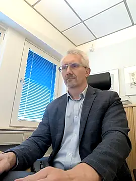 tom-swede online show from October 10, 2:07 pm