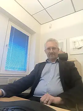 tom-swede online show from March 11, 3:45 pm