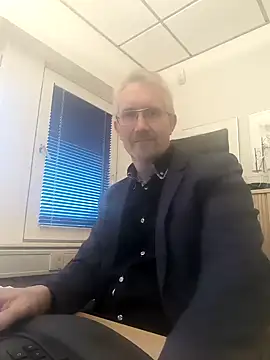 tom-swede online show from December 3, 2:44 pm