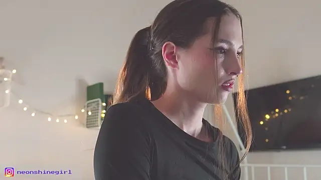 NeonShine online show from November 17, 5:44 am