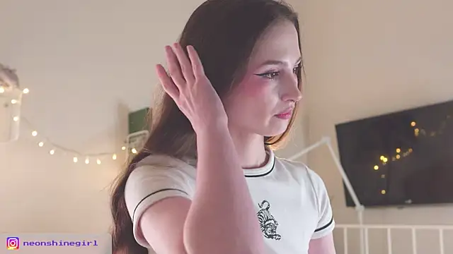 NeonShine online show from December 19, 6:38 am