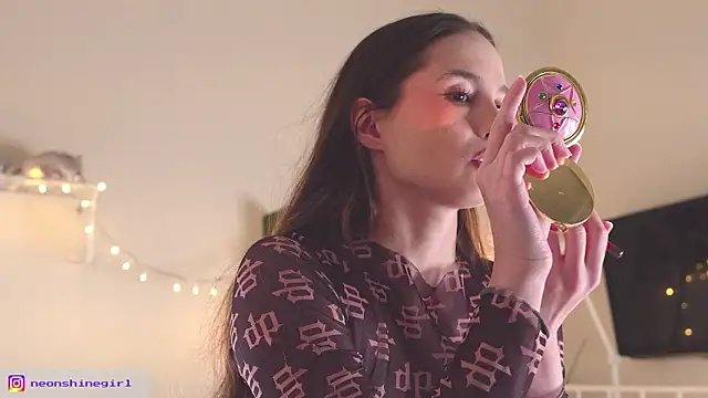 NeonShine online show from February 5, 5:14 am