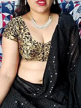 Traditional Housewife  online show from September 18, 12:13 am