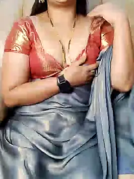 Traditional Housewife  online show from January 17, 3:43 pm