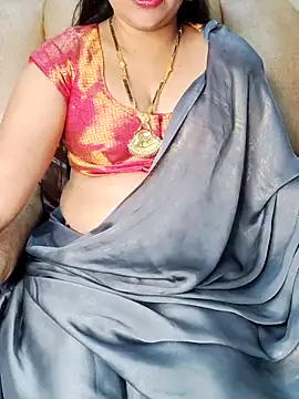 Traditional Housewife  online show from February 18, 1:32 am