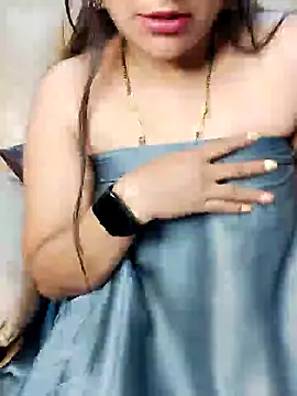 Traditional Housewife  online show from February 8, 4:36 am