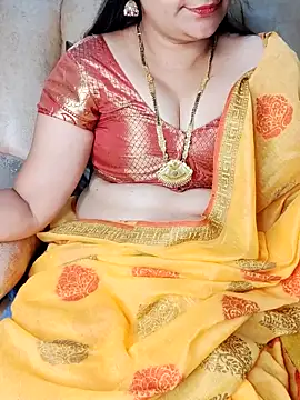 Traditional Housewife  online show from February 15, 3:50 pm