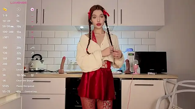 PrettyLilie online show from November 21, 12:26 pm