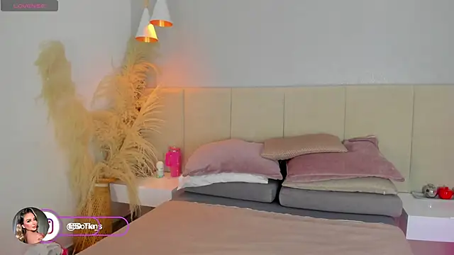 sofia pamela online show from December 19, 6:54 pm