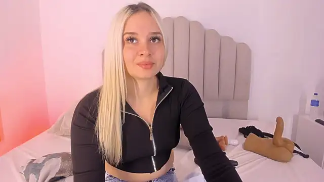 Snapshot of sofia_pamela chatting on November 30, 5:25 pm sofia pamela online show from November 30, 5:25 pm