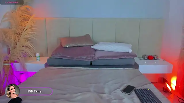 sofia pamela online show from January 10, 7:20 pm