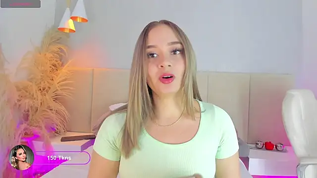 sofia pamela online show from December 15, 7:20 pm