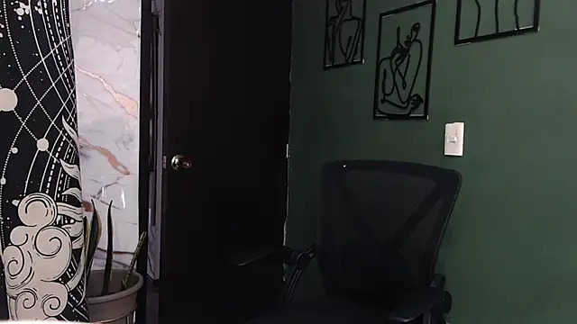 Snapshot of JadaRoberts chatting on July 15, 3:41 pm JadaRoberts online show from July 15, 3:41 pm