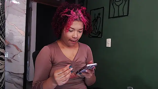 JadaRoberts online show from June 2, 4:07 pm