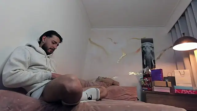 enzo herrera01 online show from December 3, 1:06 am