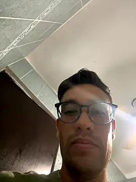 Magicerosxx69 online show from November 3, 7:46 am