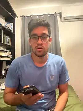 Magicerosxx69 online show from December 2, 5:58 pm