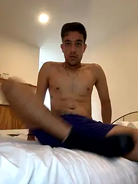 Magicerosxx69 online show from October 10, 9:37 pm