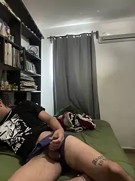 Snapshot of Magicerosxx69 chatting on January 17, 4:54 pm Magicerosxx69 online show from January 17, 4:54 pm