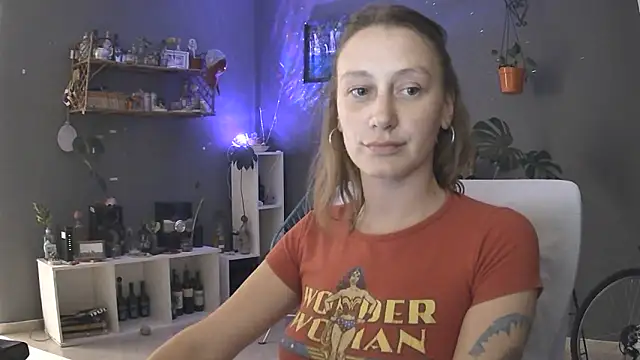 Snapshot of stupid_babybird chatting on February 28, 4:34 am stupid babybird online show from February 28, 4:34 am