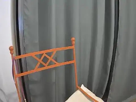 Snapshot of stupid_babybird chatting on January 15, 4:15 am stupid babybird online show from January 15, 4:15 am