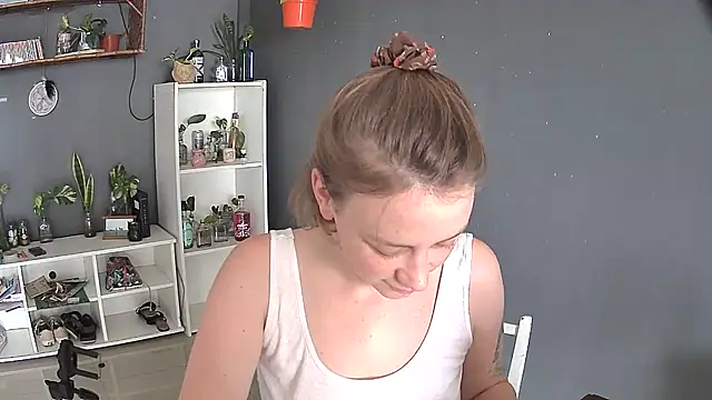 Snapshot of stupid_babybird chatting on February 25, 4:35 pm stupid babybird online show from February 25, 4:35 pm