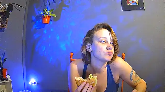 Snapshot of stupid_babybird chatting on March 23, 5:21 am stupid babybird online show from March 23, 5:21 am