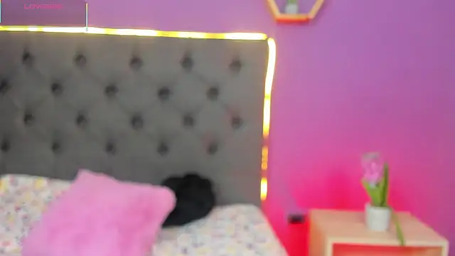 lanna bx online show from November 15, 8:24 pm