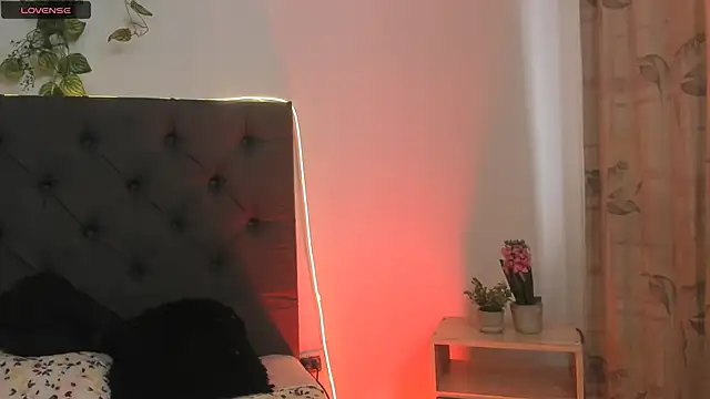 lanna bx online show from February 26, 8:20 pm