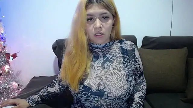 Snapshot of sara_winehouse1 chatting on December 24, 11:44 pm sara winehouse1 online show from December 24, 11:44 pm