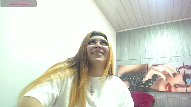 sara winehouse1 online show from April 19, 4:46 am