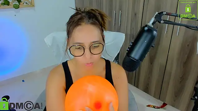 isa loves cum online show from March 12, 11:20 pm