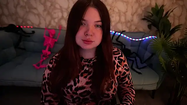 RosieMoons online show from October 25, 7:14 pm