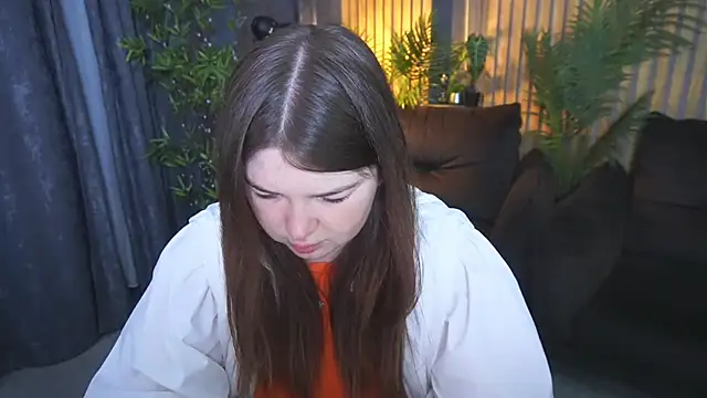 RosieMoons online show from October 3, 7:26 pm