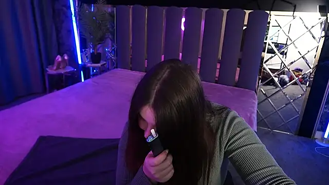 RosieMoons online show from November 4, 8:23 pm