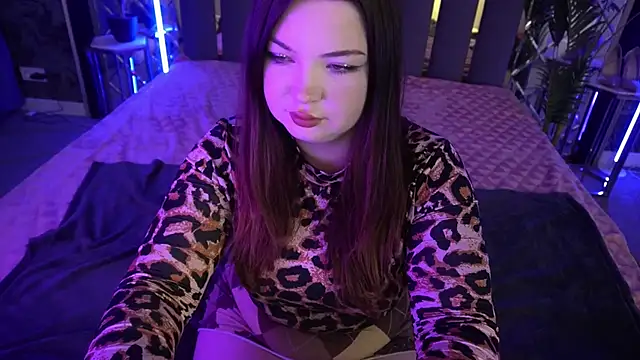 RosieMoons online show from November 14, 8:34 pm