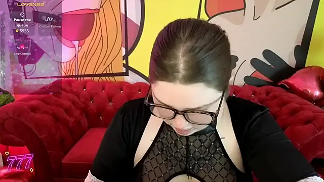 RosieMoons online show from April 1, 7:44 pm