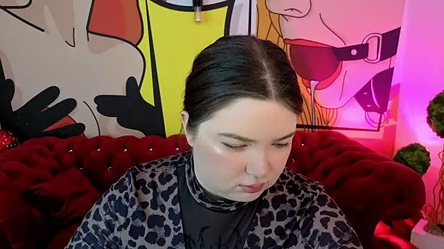 RosieMoons online show from April 7, 7:26 pm