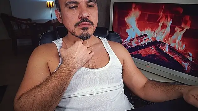 officeman7 online show from February 7, 8:10 pm